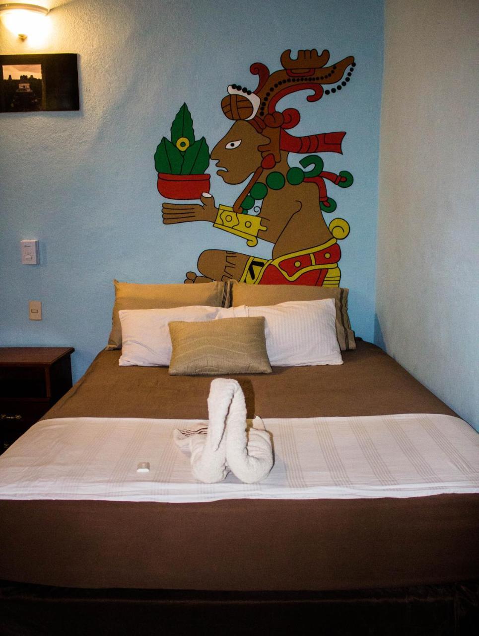 Tikal Backpackers Hostel Flores Exterior foto